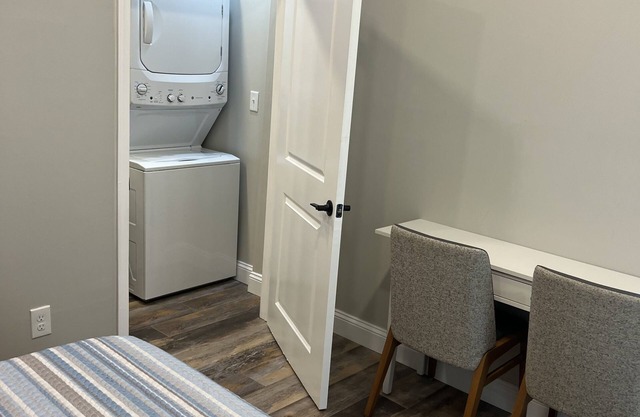 Nice and cozy -close to town