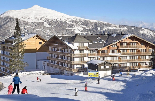 Nice apartment for 4 people with pool, WIFI, balcony, pets allowed and panoramic view