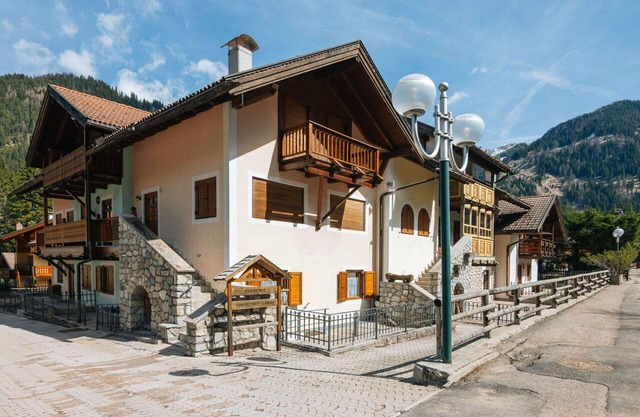 Nice apartment for 5 people with WIFI and pets allowed
