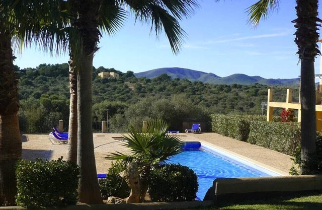 Nice apartment for 4-5 people with communal pool in the Cala Mandia