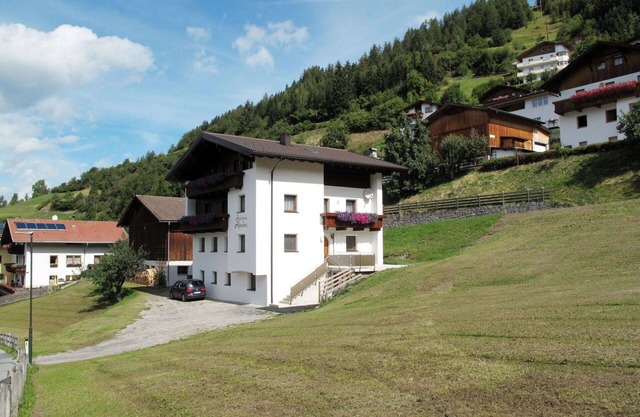 Nice apartment for 4 guests with WIFI, TV, balcony and parking