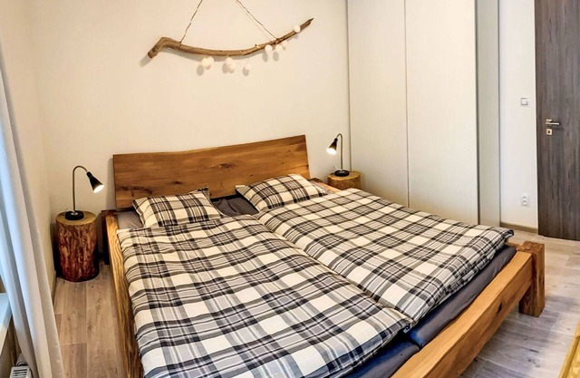 Nice apartment for 5 guests with WIFI, TV and parking