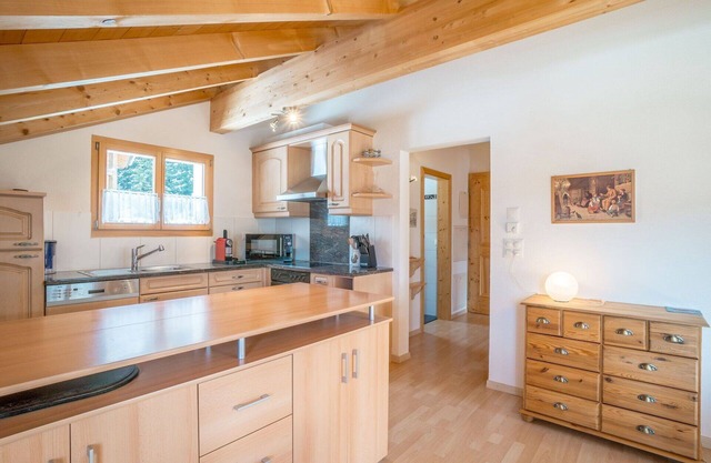 Nice apartment for 6 guests with WIFI, TV, balcony, pets allowed, panoramic view and parking