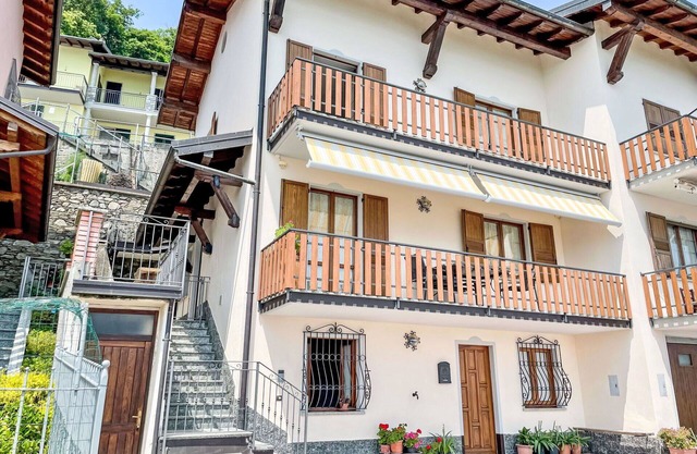 Nice apartment for 6 guests with A/C, WIFI, TV, terrace, pets allowed and panoramic view