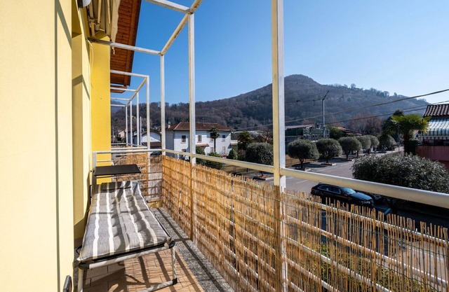 Nice apartment for 5 people with pool, WIFI, TV, terrace and pets allowed