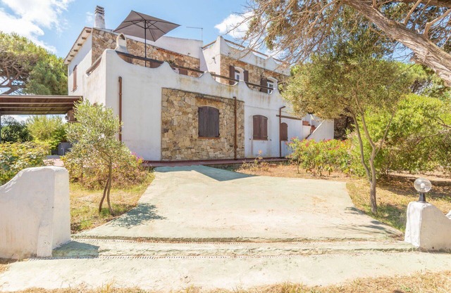 Nice apartment for 9 guests with WIFI, A/C, TV, patio and pets allowed