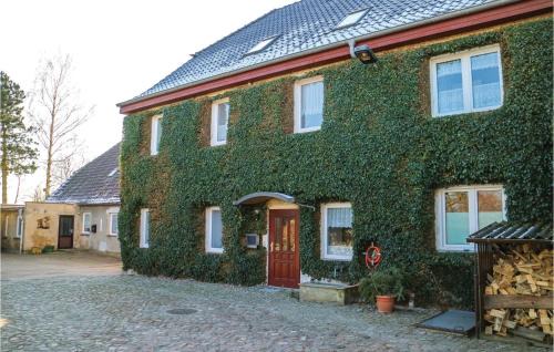 Nice Apartment In Marlow Ot Gresenhorst