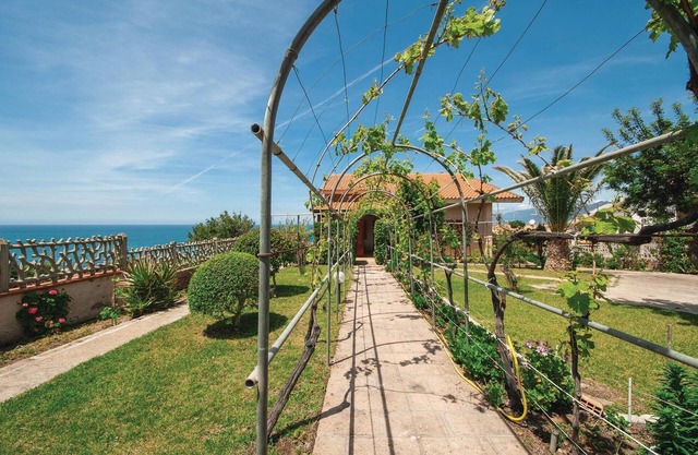 Nice apartment in Porto Alabe with WiFi