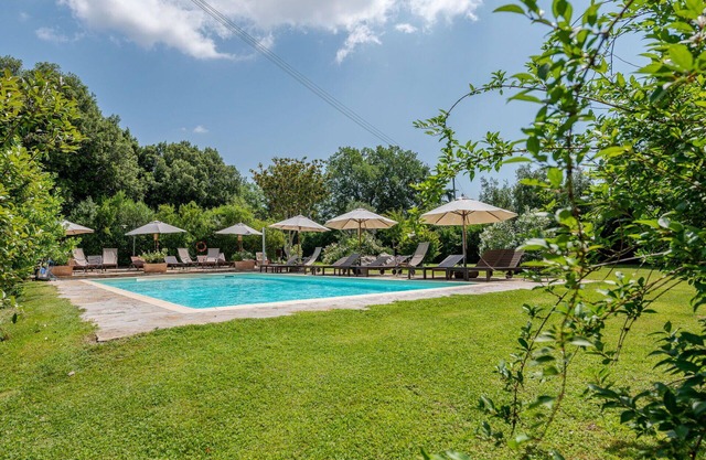 Nice apartment in villa for 2 people with A/C, WIFI, pool, TV, patio, pets allowed and parking