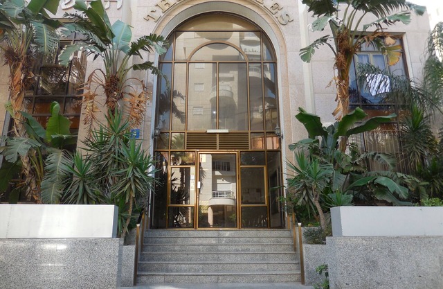 Nice apartment Kikar, center and beach, Residence "Les Arches"