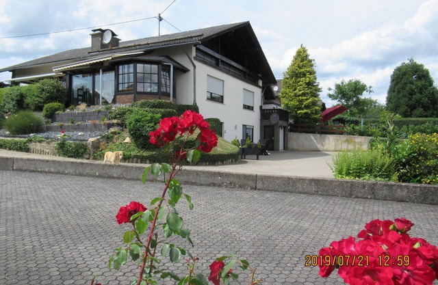 Nice, apartment, near Nürburgring, ideal for hiking/dream paths, free WiFi