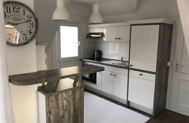 Nice centrally located air-conditioned attic apartment