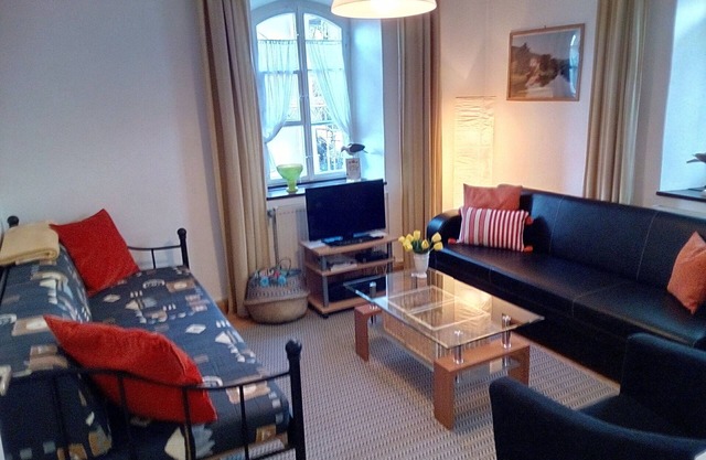 Nice city apartment quiet yet close to the center, only 300m from the train station