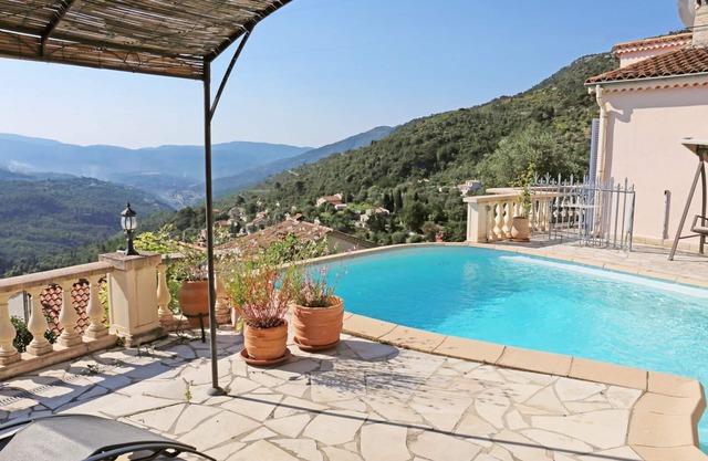 Nice Côte d’Azur: Peacefull villa with private pool and stunning view