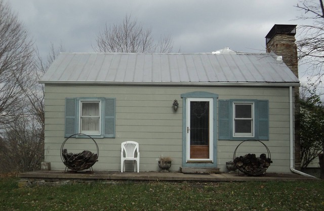 NICE COUNTRY HOME THAT IS IN A PEACEFUL SURROUNDING THAT HAS PLENTY OF RELAXATIO