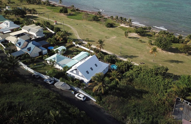 Nice F3 villa - Garden level - On the beach !