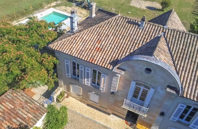 Nice home in Saint-Christoly-de-Blaye