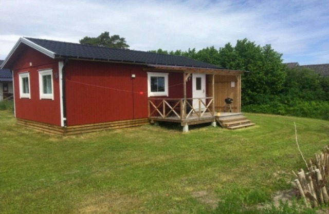 Nice holiday home just 200 m from a small swimming area