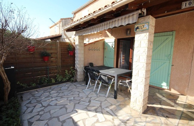 Nice holiday house with half -AIRCO for 4-6 people, only 100m from the beach of Portiragnes plage