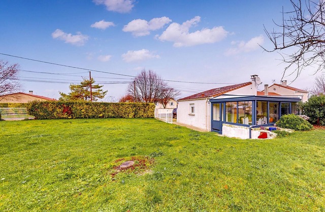 Nice home in Meschers-sur-Gironde