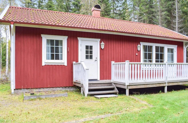 Nice home in Eksjö with kitchen