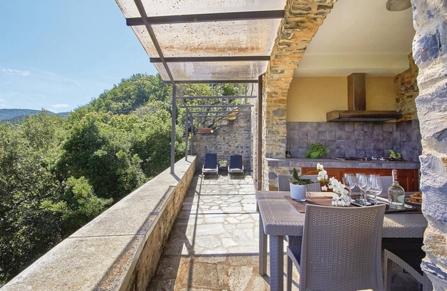 Nice home in Garlenda (SV) with WiFi