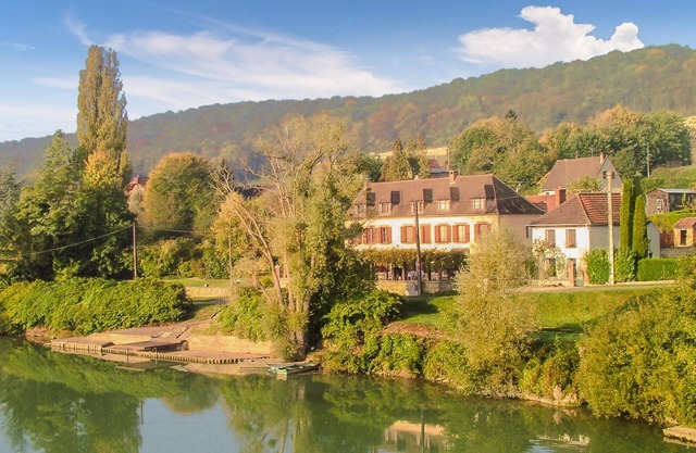 Nice home in Jaulgonne