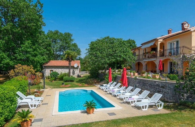 Nice home in Nedescina