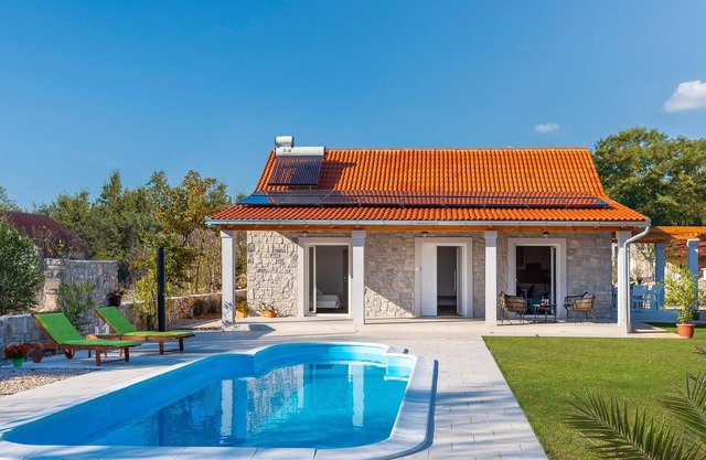 Nice home in Puljane with WiFi
