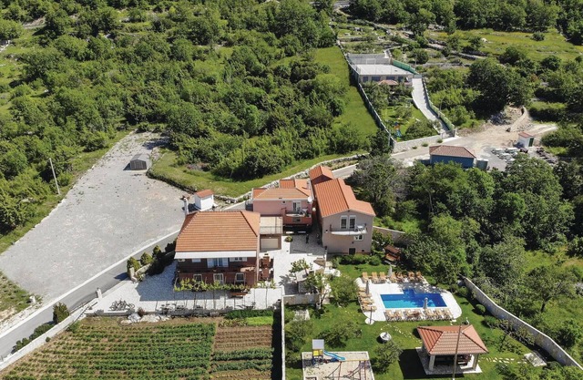 Nice home in Sestanovac with kitchen