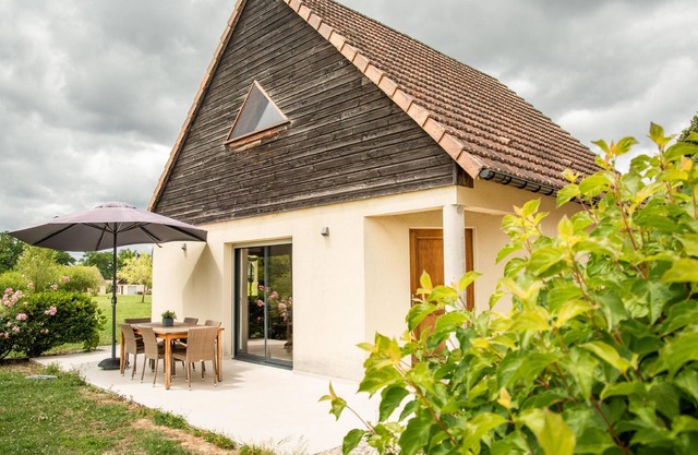 Nice house on holiday park with swimming pool