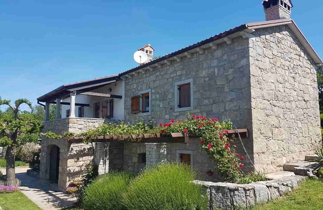 Nice newly renovated House near The smallest town in the world Hum