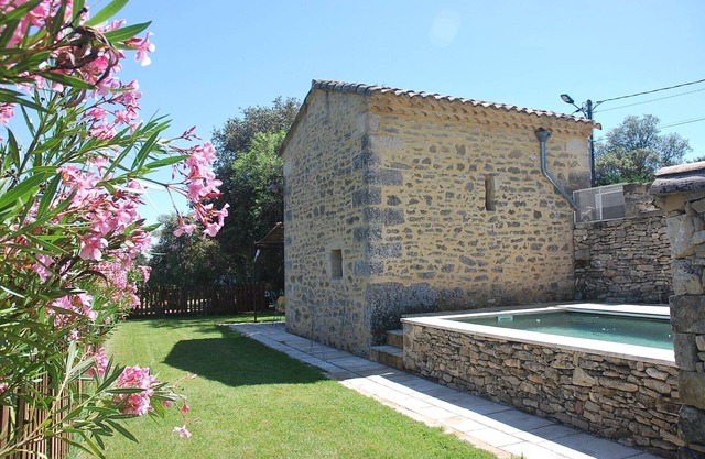 Nice Provençal stone holiday house with air conditioning & pool in Uzès