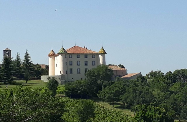 nice pied à terre in the village of Aiguines, near the lake of sainte croix