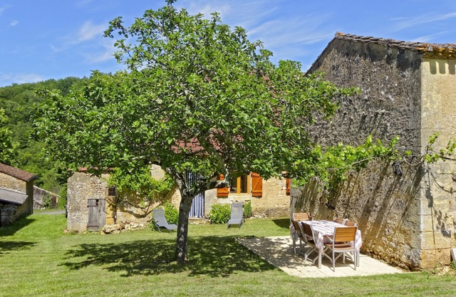 Nice, renovated house in the Dordogne, near Lalinde, Couze and Beaumont.