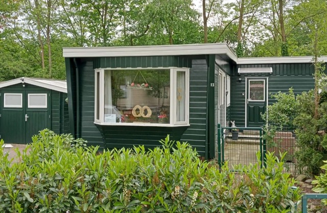 Nice (sta)caravan in Reutum with WiFi