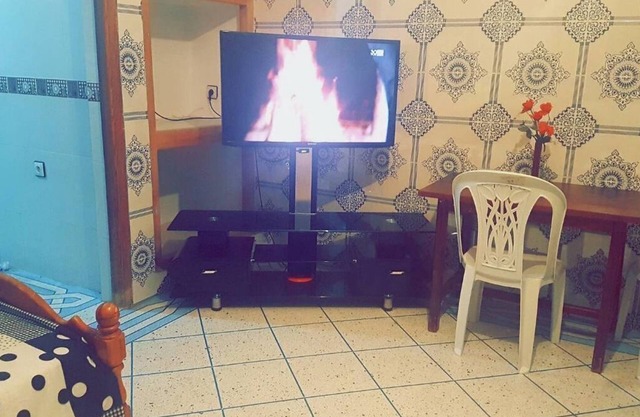 Nice studio in the top floor+ terrasse, low budget