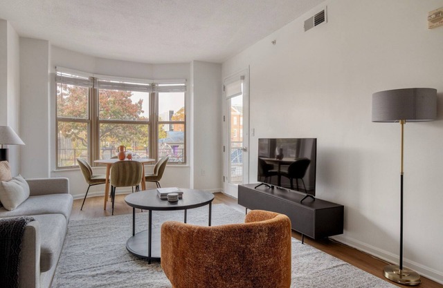 Nice U Street 1BR w/Concierge & W/D, nr Nightlife, by Blueground