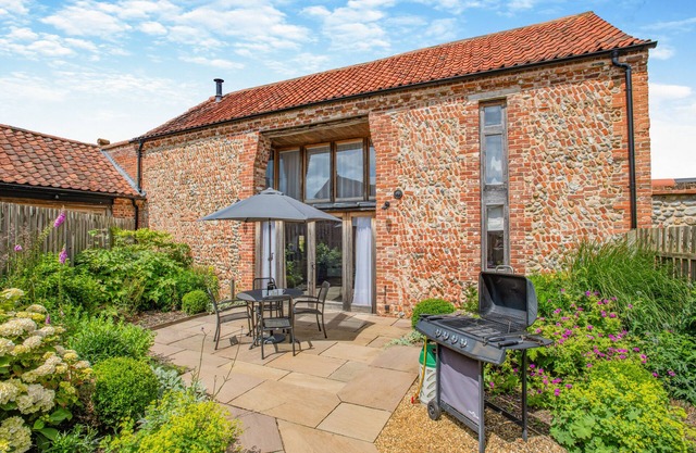 Nichols Barn - Two Bedroom House, Sleeps 4