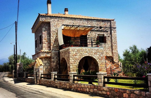 Niko's Stone Guest House