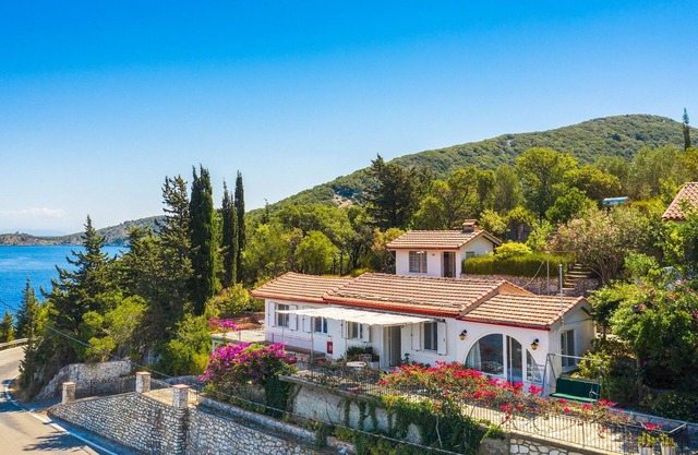 Nitsa's House - Two Bedroom Villa, Sleeps 4