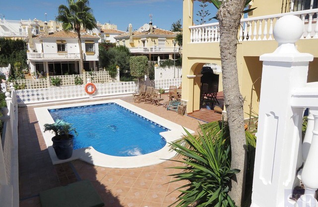 NIZA BEACH * LARGE ATRACTIVE VILLA* MINUTES FROM SEA* PRIVATE POOL & GARDENS