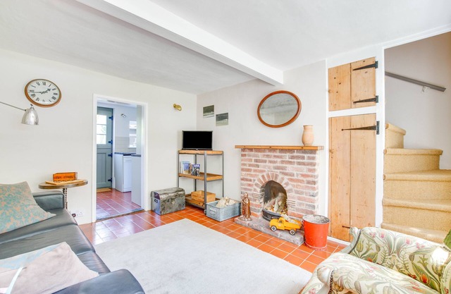 No 5 - Two Bedroom House, Sleeps 4