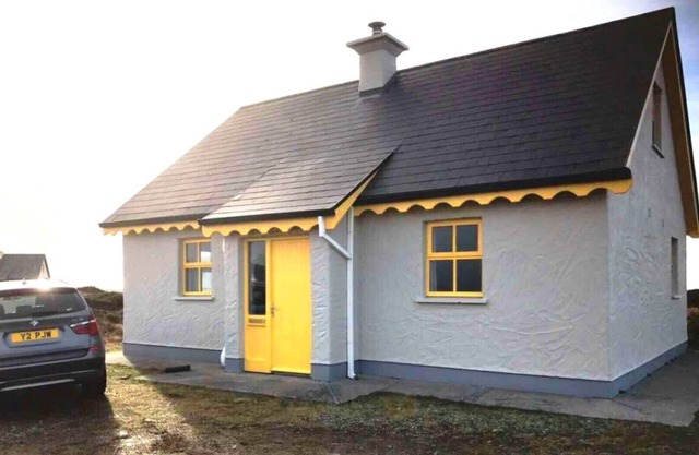No 6 Leitirshask, Ballyconneely - Full Of Country Living Chic