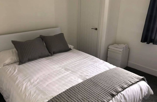 No 65 Leuchars (Nr St Andrews) Free Parking - Pet Friendly