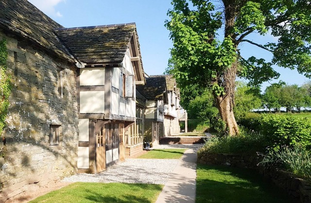 No 7 The Threshing Barn. Sleeps 6