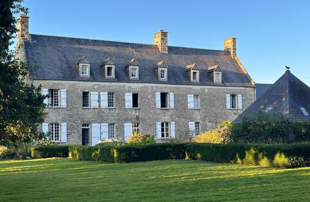 Nobleman’s Manor House in rural Normandy. Sleeps 14