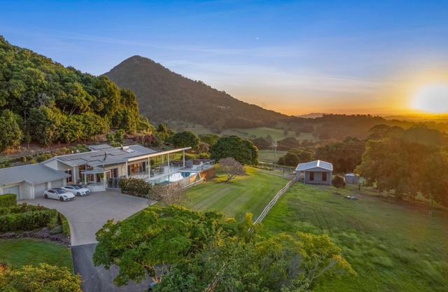 Noosa Mountain Retreat