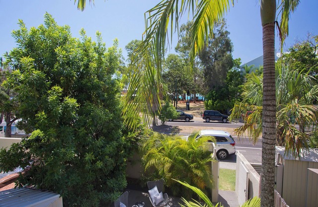 Noosa Parade Townhouse w Terrace