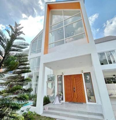 Nordic Villa 5BR Pool, Jacuzzi, Rooftop and More